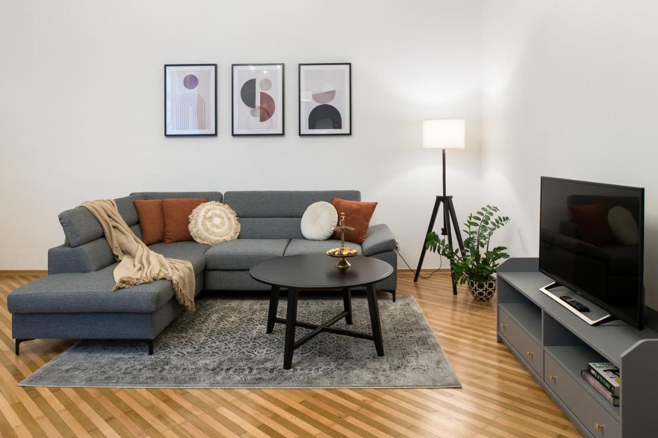Wawelove Pilsudskiego - 3 Bedroom Apt. With Balcony And Free Parking! Cracovia Exterior foto