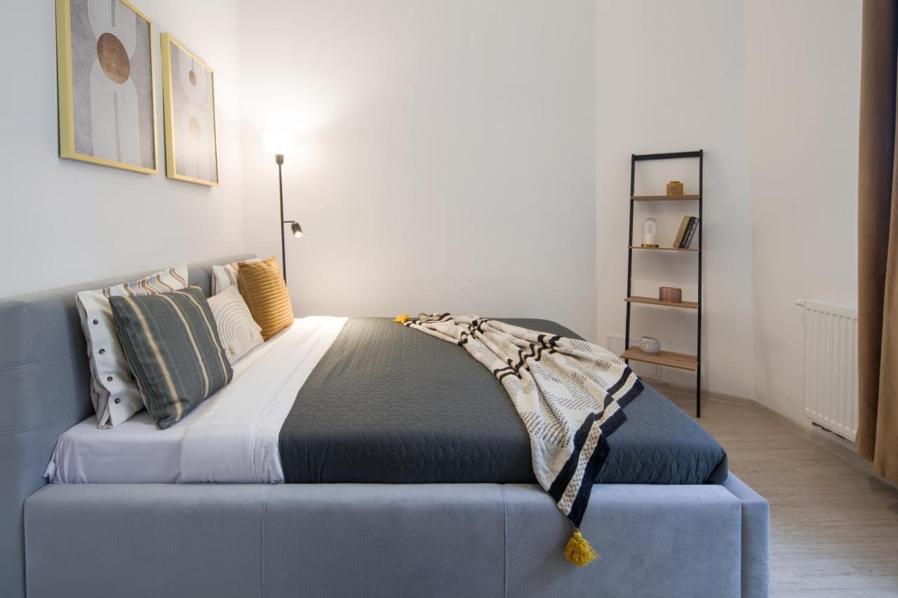 Wawelove Pilsudskiego - 3 Bedroom Apt. With Balcony And Free Parking! Cracovia Exterior foto