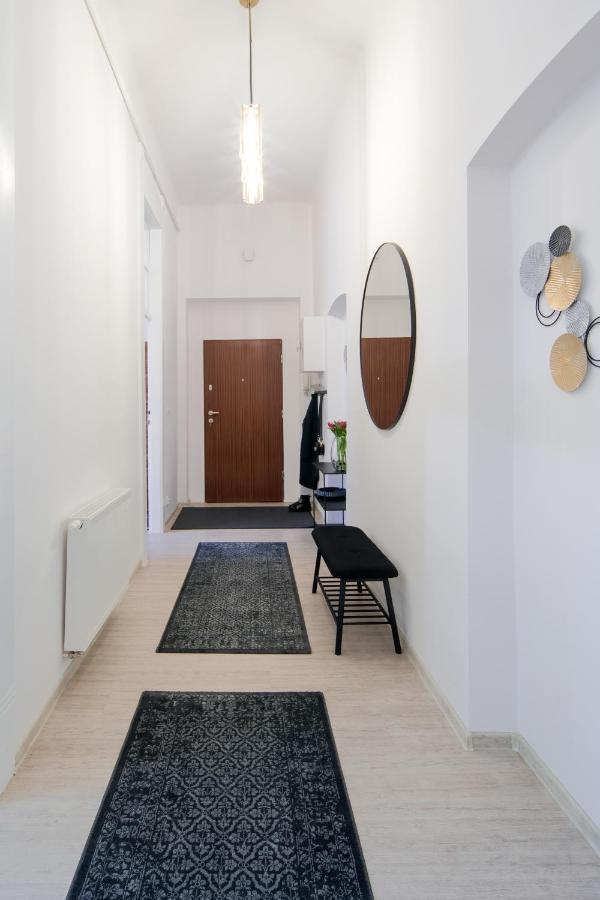 Wawelove Pilsudskiego - 3 Bedroom Apt. With Balcony And Free Parking! Cracovia Exterior foto