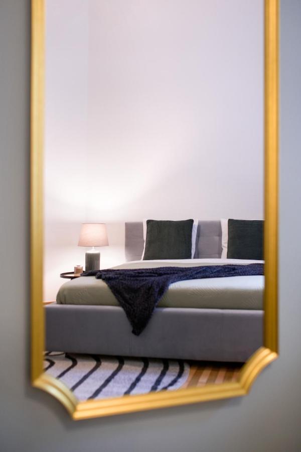 Wawelove Pilsudskiego - 3 Bedroom Apt. With Balcony And Free Parking! Cracovia Exterior foto